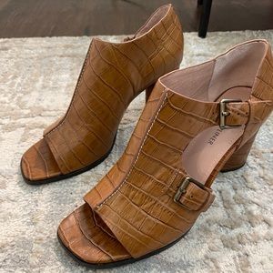 Donald Pliner shoes purchased from Nordstrom. Super cute bootie.